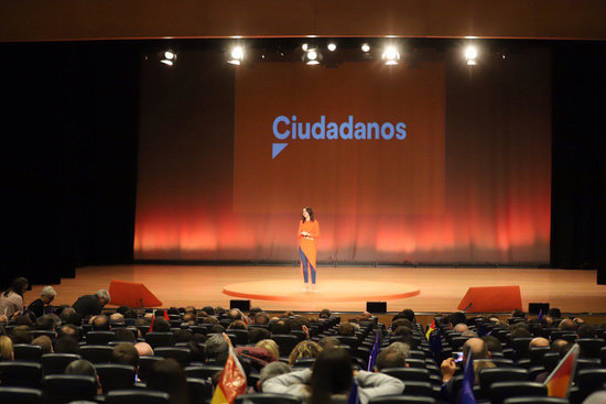 Arrimadas speaks at a Ciutadanos event in Alacant (by Cs)
